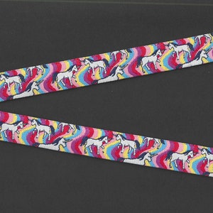 KINDER Märchen C-17-A Jacquard Band Polyester gewebte Ordnung 5/8 "breit (16 mm) Einhörner auf Regenbogen Wellen