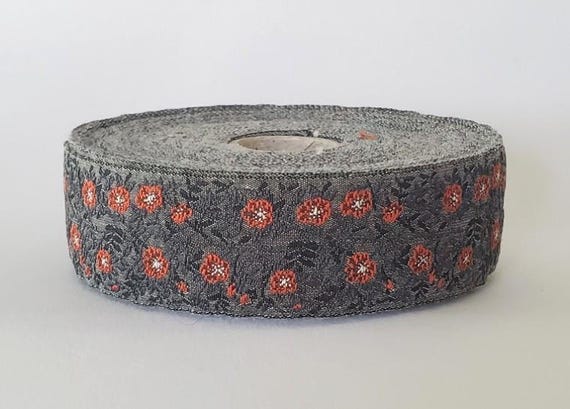 KAFKA F-02/14 Jacquard Ribbon Woven Organic Cotton Trim 1" wide (25mm) Gray w/Rust & White Wild Roses, Gray/Black Leaves