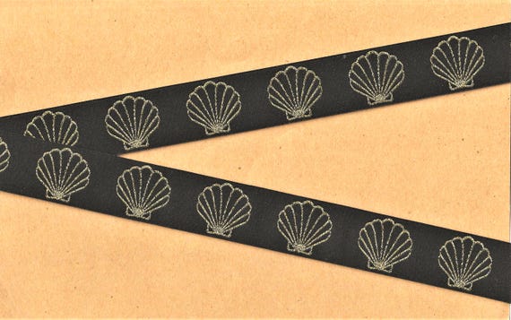 NOVELTY/Beach F-06-A Jacquard Ribbon Polyester Trim 1" wide (25mm) Black Background w/Metallic Gold Scallop Seashells, REMNANTS