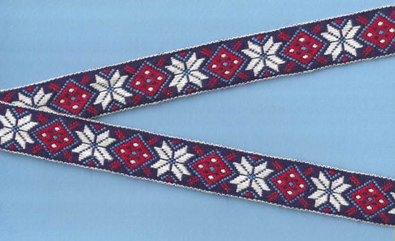 SNOWFLAKES F-06-B Jacquard Ribbon Cotton Trim 1-1/16" wide (26mm) VINTAGE Nordic Pattern White Snowflakes, Red & Blue Motifs on Navy