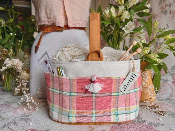 ATENTI "BUBBLEGUM" Cream/Apricot Plaid 8-Pocket Short Bucket Needle Arts/Knitting Bag, Handmade USA