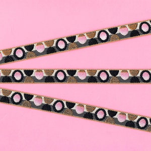 Cinta de jacquard con lunares B-21-H, ribete de poliéster, 1/2" de ancho (13 mm), poco común, fabricada en Francia, lunares retro modernos en azul marino, rosa y caramelo