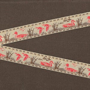 ANIMAUX/Oiseaux D-01-A Ruban jacquard bordure en poly 3/4 po. de large (20 mm) fond beige canards rouges avec graminées brun chocolat et bordure