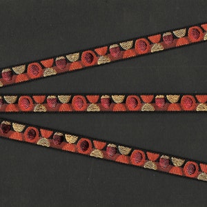 Cinta de jacquard con lunares B-21-E, ribete de poliéster de 1/2" de ancho (13 mm), poco común, fabricada en Francia, negra con lunares retro en rojo, dorado y calabaza
