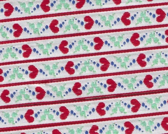 HERZEN / BLUMEN B-12-C Jacquardband Poly Zierteil, 1/2 "breit (13mm) Weiß mit rotem Rand, roten Herzen, blauen und grünen Akzenten