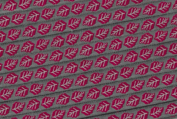 KAFKA A-01/14 Jacquard Ribbon Woven Organic Cotton Trim 7/16" wide (10mm) Gray Background w/Red Leaves & Lt Gray Center Veins