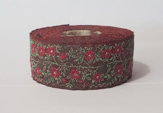 KAFKA F-02/24 Jacquard Ribbon Woven Organic Cotton Trim 1" wide (25mm) Burgundy w/Dark Red & Pink Wild Roses, 2-Tone Green Leaves