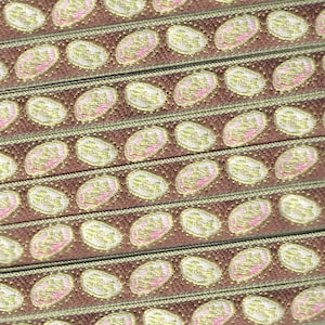 Cinta de jacquard FLORAL B-09-B con ribete de poliéster tejido de 1/2" de ancho (13 mm) de Francia, diseño de medallón floral en marrón, rosa, marfil y verde