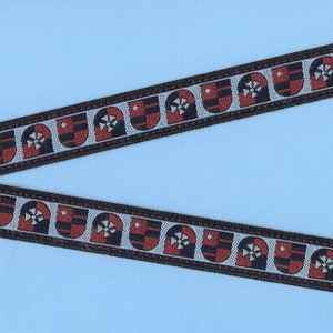 KINDER Märchen D-02-B Jacquard Band Poly Trim, 3/4 "breit (20 mm) Himmelblau mit Navy & Burg ""Shields"" Emblem, Wappen