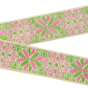 Ruban Jacquard FLORAL H-16-D, bordure en polyester de 38 mm (1-1/2 po.) de large, beige clair, fleurs vert pomme et roses, motif de volutes