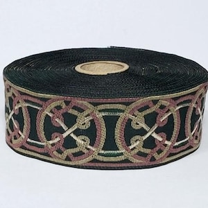 Bordure en coton biologique tissé ruban jacquard KAFKA G-11/17 1-1/4" de large (32 mm) vert avec cercles de corde celtique vert taupe, rose foncé et ivoire