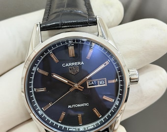 Vintage TAG Heuer Carrera Automatikuhr, schwarzes Zifferblatt, Wochentags- und Datumsanzeige, Lederarmband