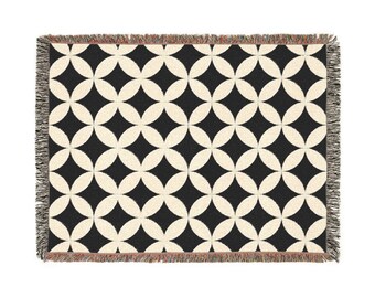 Geometric Interlocking Circles Woven Blanket | Modern Black Cream Pattern