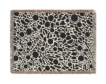 Couverture tissée à motif reptile abstrait | Jeté monochrome moderne
