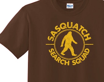 BIGFOOT TSHIRT Sasquatch Search Squad T-shirt Ufo Cryptozoology Mens Kids Tee Shirt ook beschikbaar op crewneck sweatshirts en hoodie SM-5XL