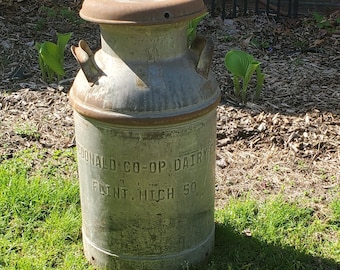 Antique McDonald Co-Op Dairy Milk Can, Buhl Detroit Steel, 10 Gallon , Pet Storage