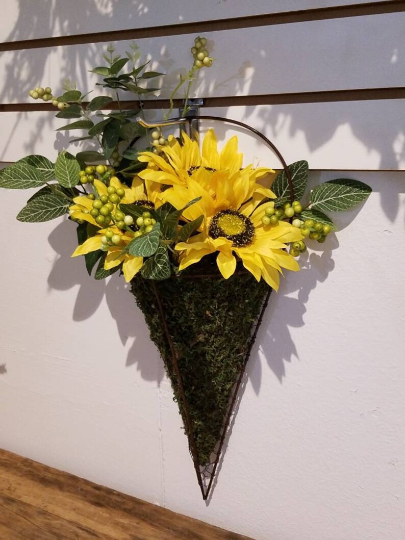 Wall Pocket Planter Chicken Wire Moss Sunflowers Greenery Etsy