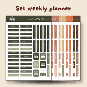 Peut inclure: Un ensemble d'autocollants pour agenda hebdomadaire avec le texte Set weekly planner et Studio Nokke. La planche comprend des étiquettes rectangulaires avec les jours de la semaine en français, des bandes de dates et des carrés Sept 09, en tons terre.