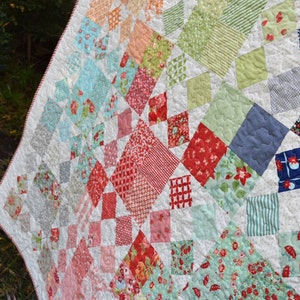 PDF Anleitung für Harvest Throw Double Patchwork Quilt. Klassisch Moderner Handgemachter Quilt aus Charm Packs. Bild 4