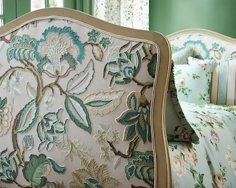SCALAMANDRE Multidimensionaler Baum des Lebens Jacobean Gestickter Crewel-Stoff 3 Yards Celadon