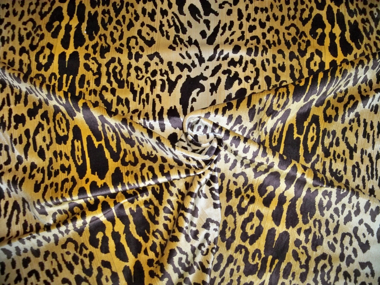 SCALAMANDRE LEOPARDO Leopard Style Velvet Fabric 5 Yards Ivory Gold