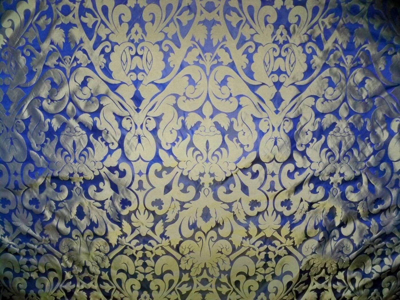 SILK LOOM MARSEILLE Silk Damask Jacquard Fabric 10 Yards Brass on Nile