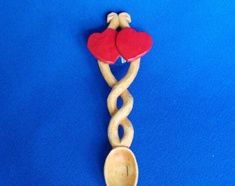 Cuillère d'amour en bois sculptée à la main avec deux coeurs, cadeau de mariage