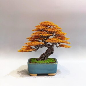 Bonsai in filo di rame, albero in miniatura fatto a mano / Alluminio colorato / Vaso in ceramica smaltata, 23x18x15 cm