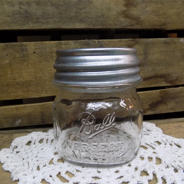 One Vintage Clear Half Pint Ball Perfect Mason Jar with Gripper Ribs and New Old Stock REGULAR or STANDARD Mouth Zinc Lid