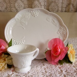 8 Piece Vintage White or Milk Glass Snack Sets 4 Cups and 4 Plates B943 image 3