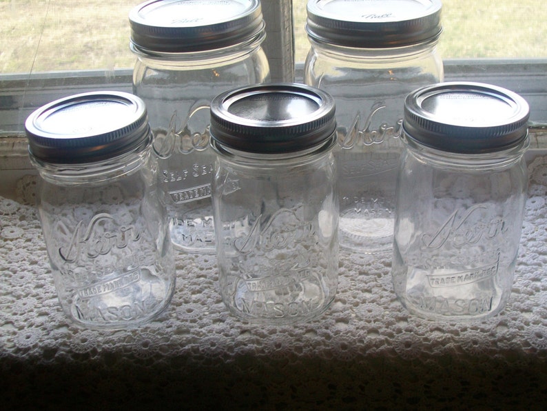 5 Vintage SLIGHTLY IMPERFECT Kerr Mason Jars Set Clear Kerr Self Sealing Two Quart Sized Jars Three Pint Sized Jars Modern Metal Lids image 1