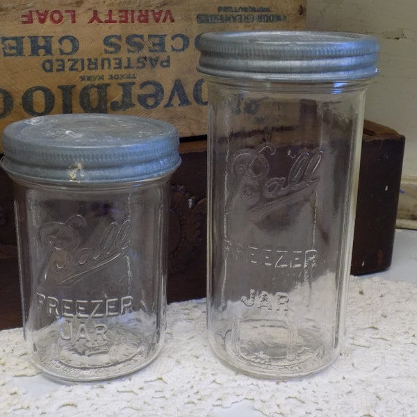2 Ball Freezer Jars Clear 1 Pint Sized 1 Pint and Half Sized with Zinc Freezer Caps Vintage Canning B334