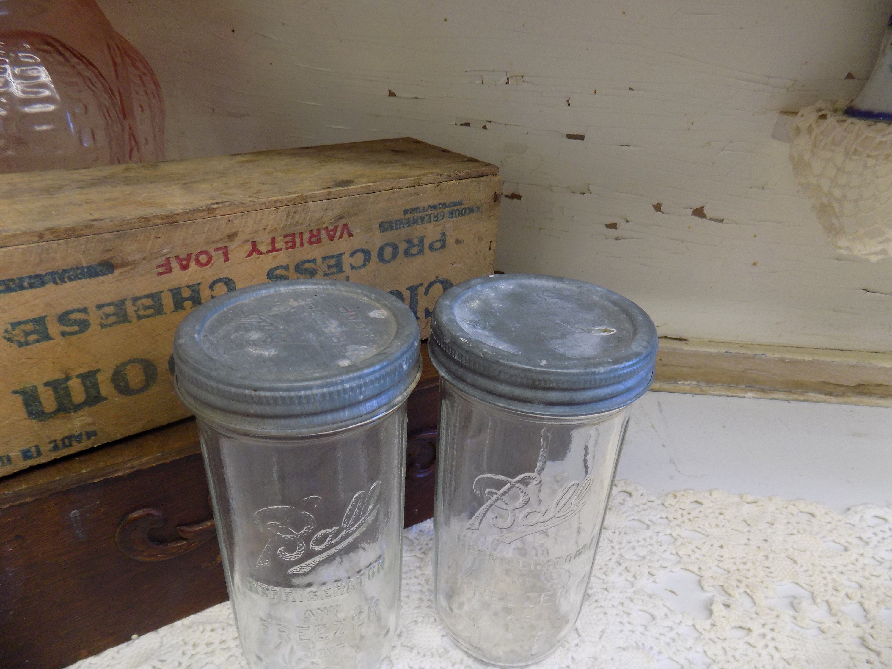 2 Ball Freezer Jars Clear 1 Pint Sized 1 Pint and Half Sized With Zinc Freezer  Caps Vintage Canning B334 