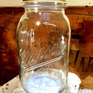 One Vintage SLIGHTLY IMPERFECT Clear Quart Sized Bicentennial Mason Liberty Bell Jar with Original One-Piece Regular Standard Metal Lid 1976