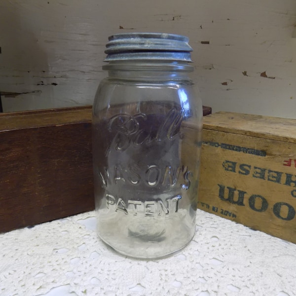 One Vintage Ball Mason's Patent Clear Quart Sized Jar with Rustic Zinc Lid B397