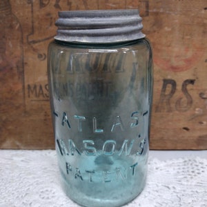 One Antique IMPERFECT Atlas Mason&#39;s Patent Quart Sized Aqua Colored Jar with Rustic REGULAR or STANDARD Atlas Zinc Lid Primitive Condition