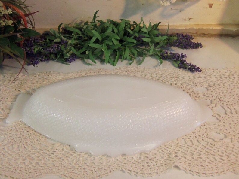 Vintage White or Milk Glass Large Fish Shaped Tray or Dish B161 image 5