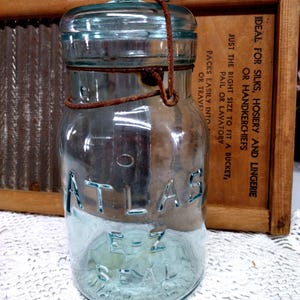 One Vintage Light Icy Aqua Quart Sized Atlas E-Z Seal Jar and Light Aqua Glass Lid Wire Bail is Rusty SLIGHTLY IMPERFECT JAR 7 Inches Tall