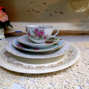 5 Piece Vintage IMPERFECT Mismatched China Place Setting Tea Party Wedding China 1383