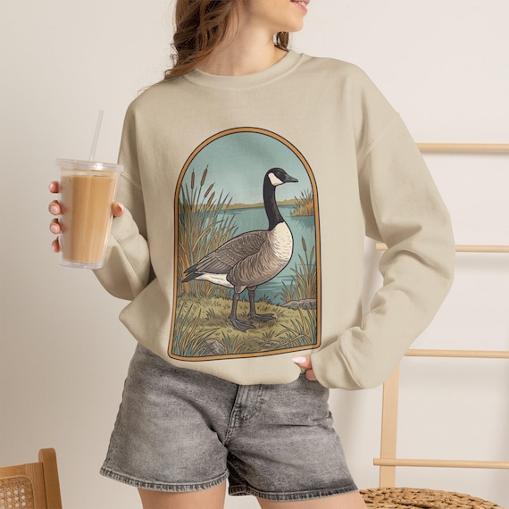Canada Goose, Canada Goose Sweatshirt, Unisex Goose Shirt, Vintage V-Formation Bird Crewneck, Birding Gift for Women, Migration Bird Lover Pullover