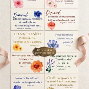 Puede incluir: Un conjunto de tarjetas rectangulares con versículos bíblicos en rumano e ilustraciones florales en acuarela. Cada tarjeta muestra un texto único y una flor diferente, como flores rosas, azules, naranjas o amarillas. Una placa central dice 80 de carduri cu versete biblice.