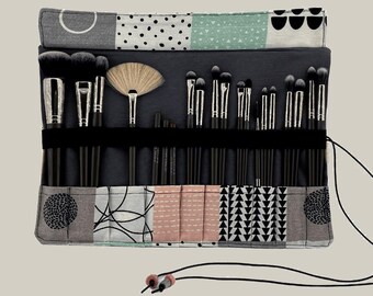Makeup brush and pencil roll