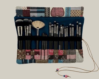 Makeup brush and pencil roll