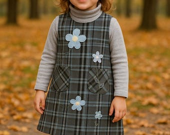 A Vintage Plaid Jumper Dress Sz 5 | Blue Gray Check with Flower Applique  | Pockets | Cozy Fall/Winter Play Dress