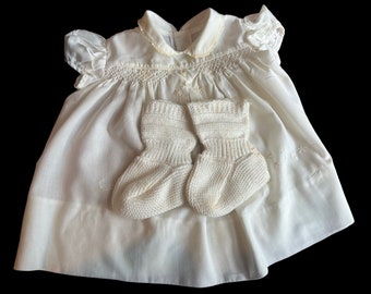 1950 Summer Creamy White Hand Embroidered Made In Philippines Baby or Doll Dress w/knit Booties SZ 0-3M