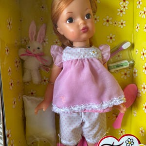 Nuova bambola Terri Lee in confezione regalo - Bambola Terri Lee da collezione in pigiama da 16 pollici + set da gioco