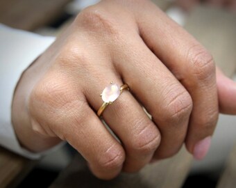 rose quartz ring,oval ring,simple vintage ring,simple stone ring,faceted pink ring,love ring,gold ring