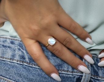 Rainbow Moonstone Ring · Rainbow Moonstone Solitaire Ring · Vintage Ring · White Moonstone Gemstone Ring · Rainbow Ring