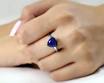 Sterlingzilveren lapis lazuli-ring · september-geboortesteenring voor vrouwen · 925 solitaire blauwe stenen ring · Handgemaakte stapelbare edelsteenring