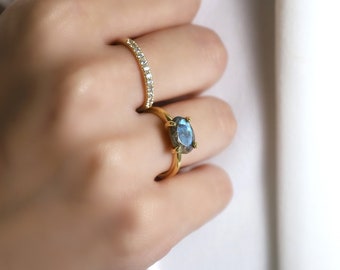 18k Gold Labradorite Ring · Semiprecious RIng · 18k Vermeil Gemstone Ring · Solitaire Ring · Minimalist Stone Ring